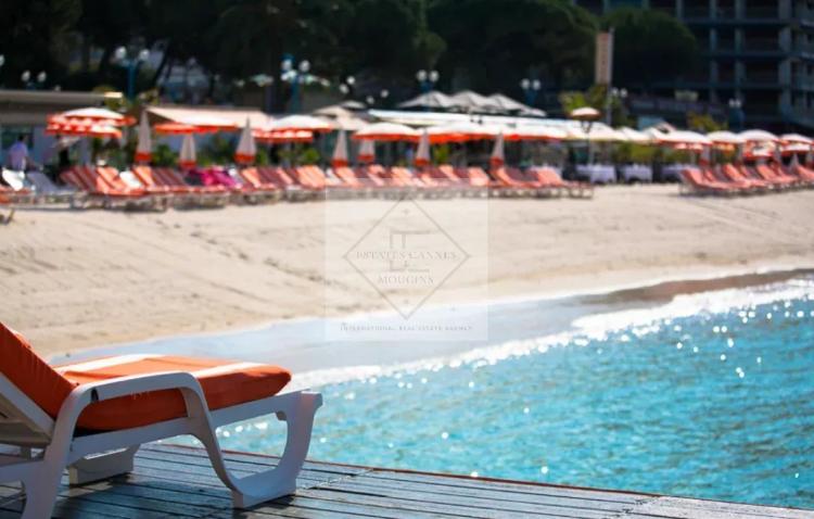 Juan-les-Pins – 4 pièces en dernier étage, à pied de la plage