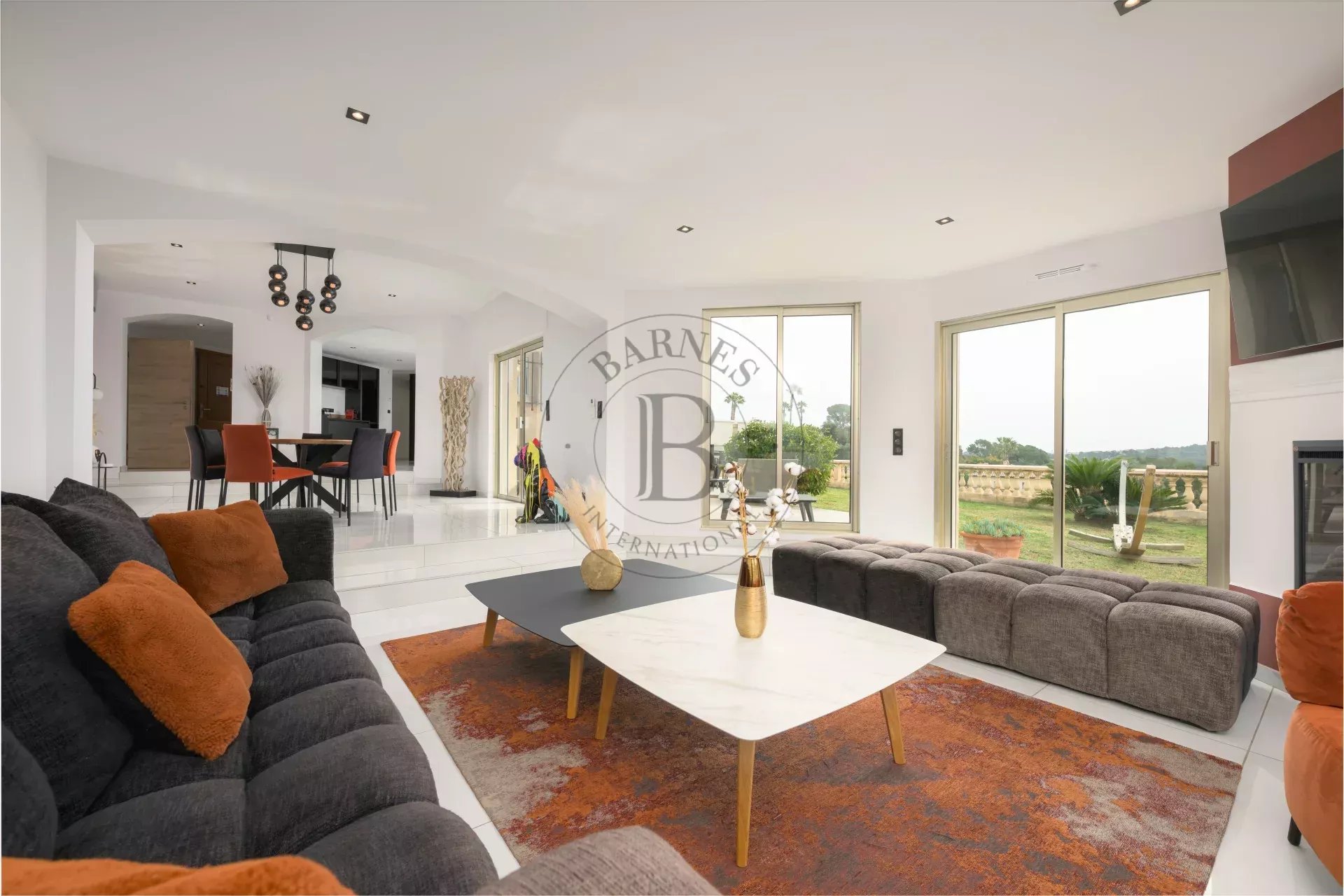PROCHE MOUGINS - VILLA PROVENÇALE RENOVEE - VUE MER PANORAMIQUE