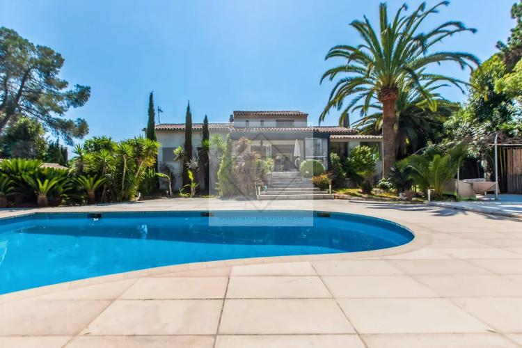 Magnifique villa provençale de charme – Emplacement exceptionnel à Mougins