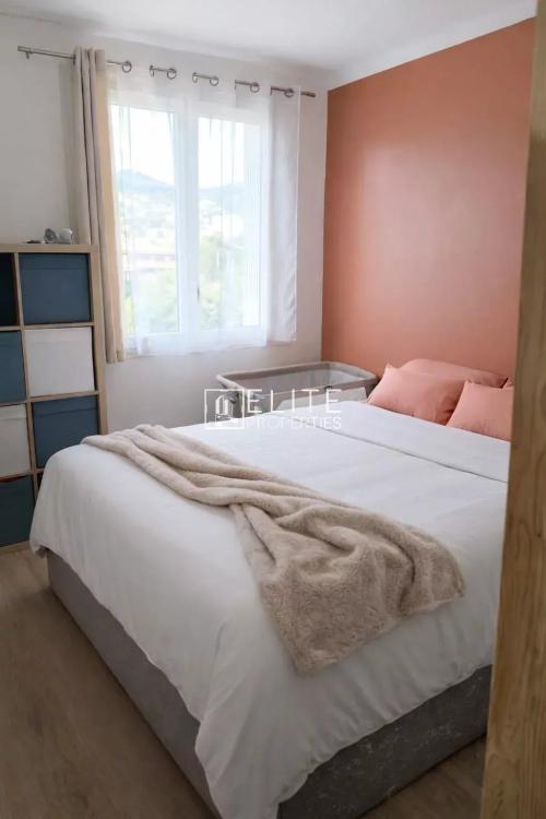 APPARTEMENT 3 PIÈCES DE 54 m² – DERNIER ÉTAGE – GARAGE PARKING & CAVE – LE CANNET