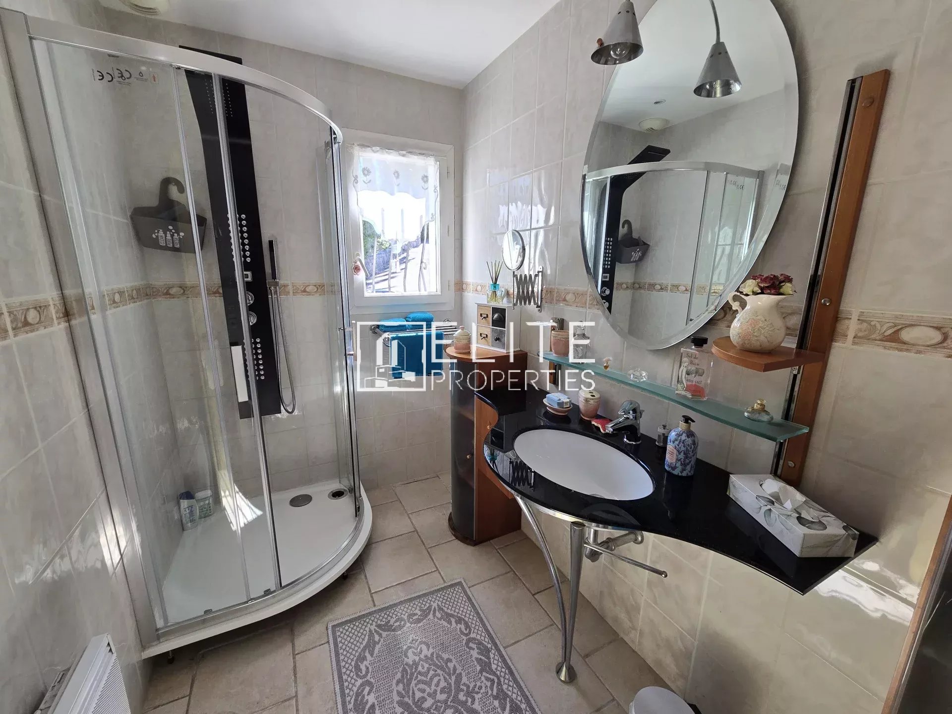 VILLA DE 205m² + PISCINE LES ADRETS