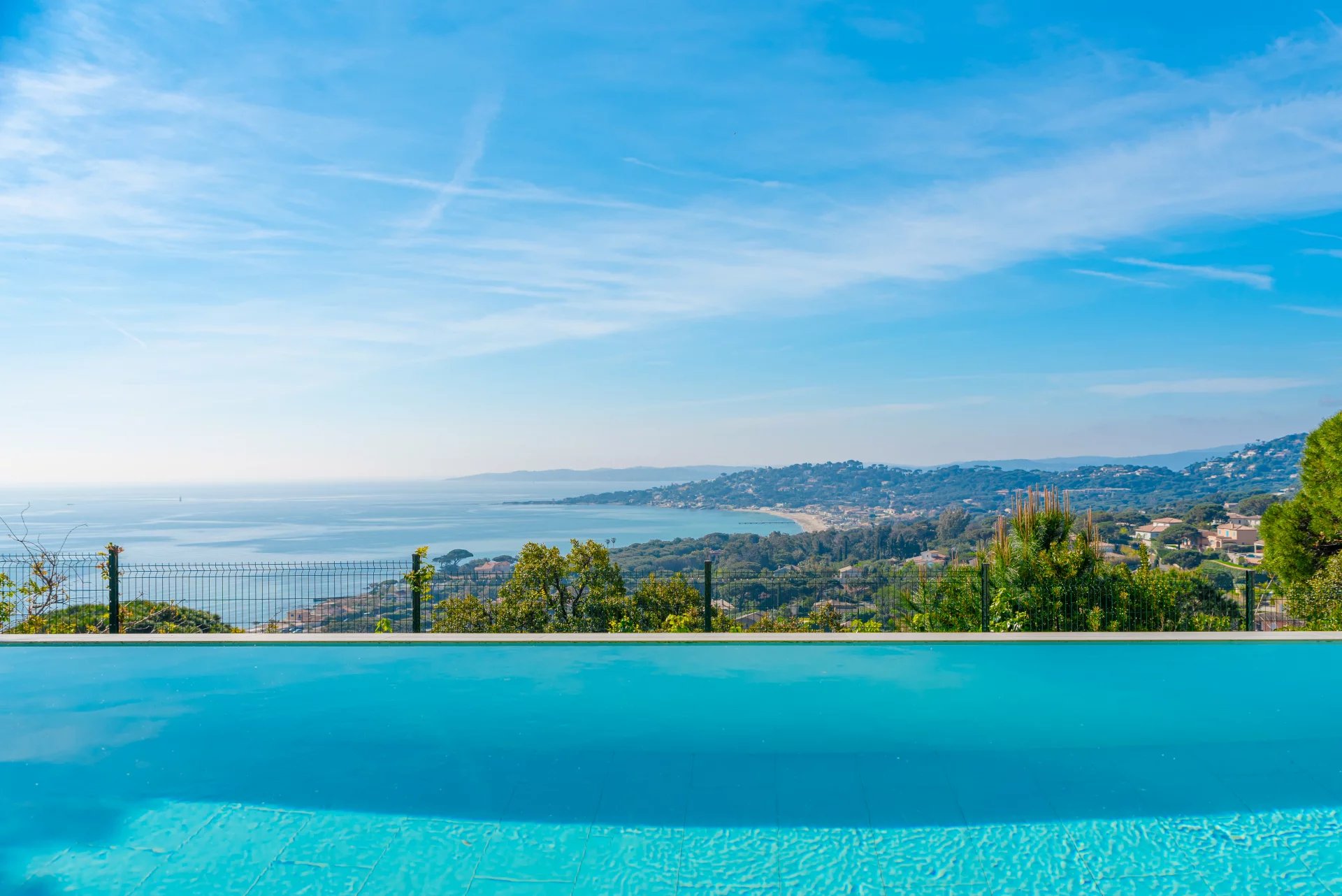 Villa vue mer panoramique à vendre à Sainte-Maxime