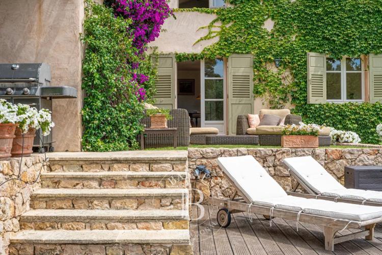 Valbonne - Unique propriété à pied du village - Terrain 1,6 hectare