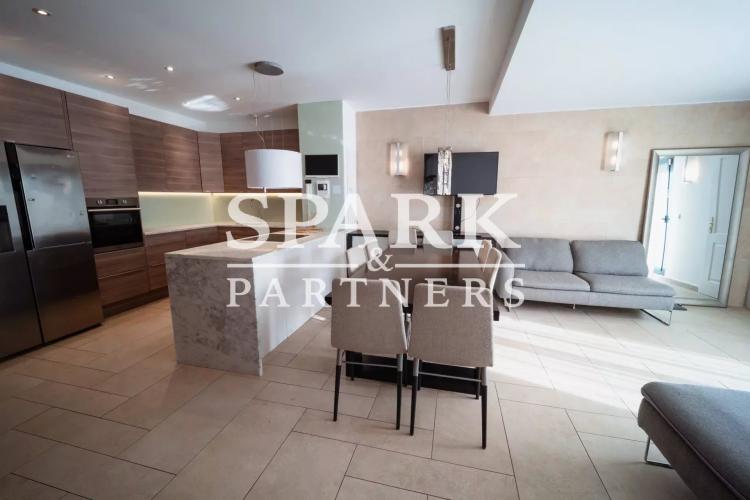 Beausoleil - Superbe appartement 4 pièces - vue imprenable sur la mer