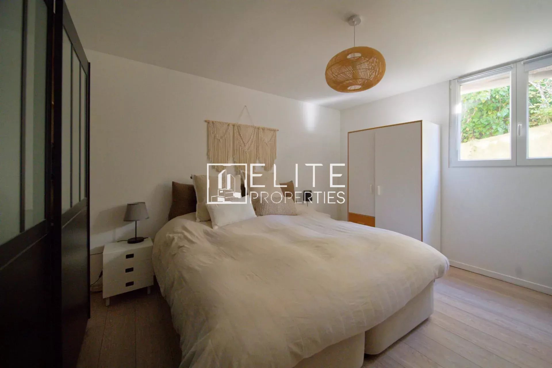 VILLA 8 PIÈCES DE 200 m² + PISCINE MOUANS-SARTOUX