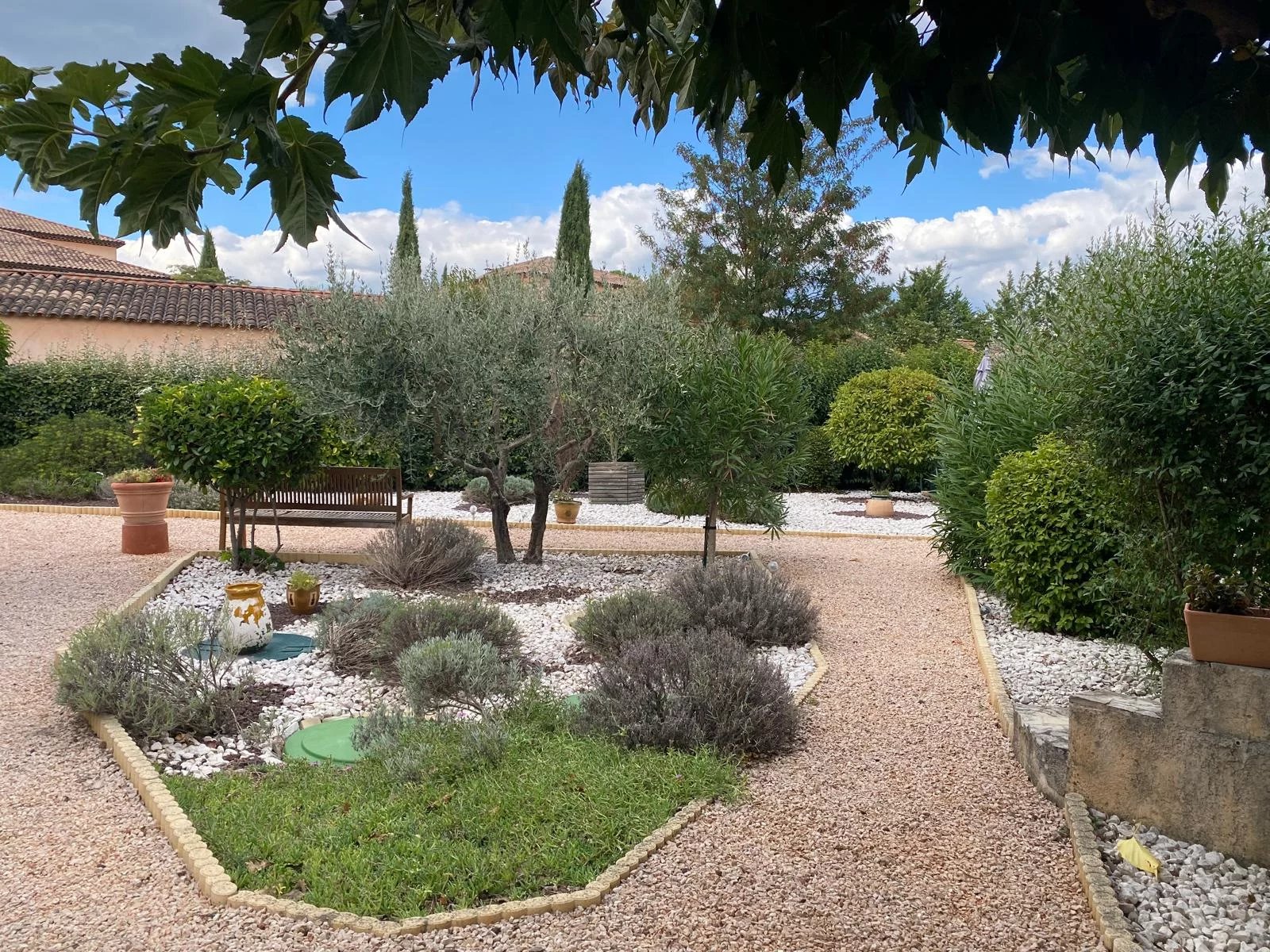 FLAYOSC - villa 3 chambres de plain-pied sur 1446 m² avec piscine