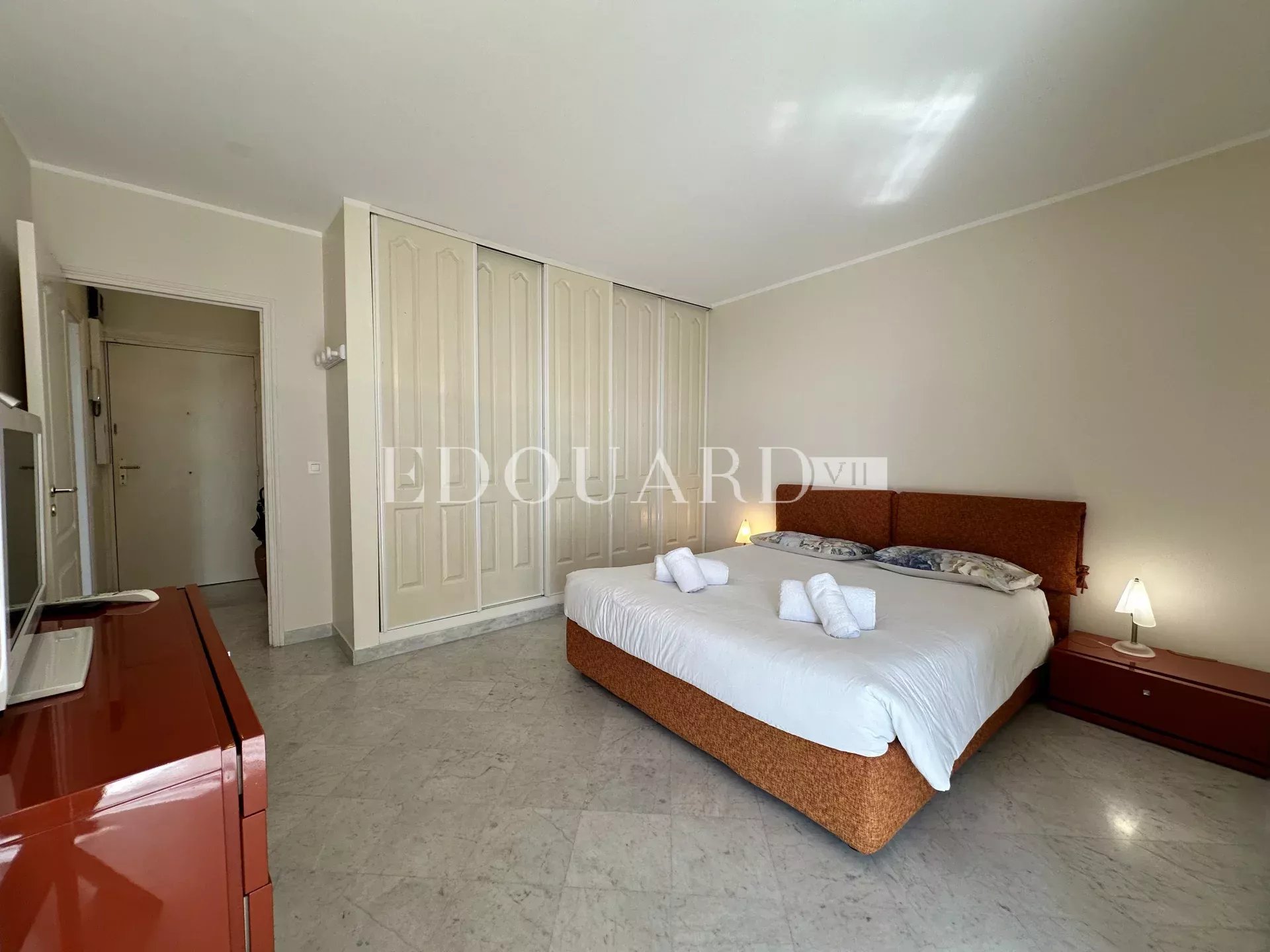 Deux pièces à vendre dans résidence de grand standing avec conciergerie, piscine, sauna et salle de sport