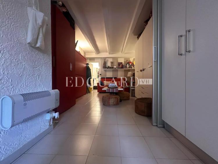 Dans le centre de Menton, à vendre spacieux studio en bon état avec grande terrasse exposée Ouest