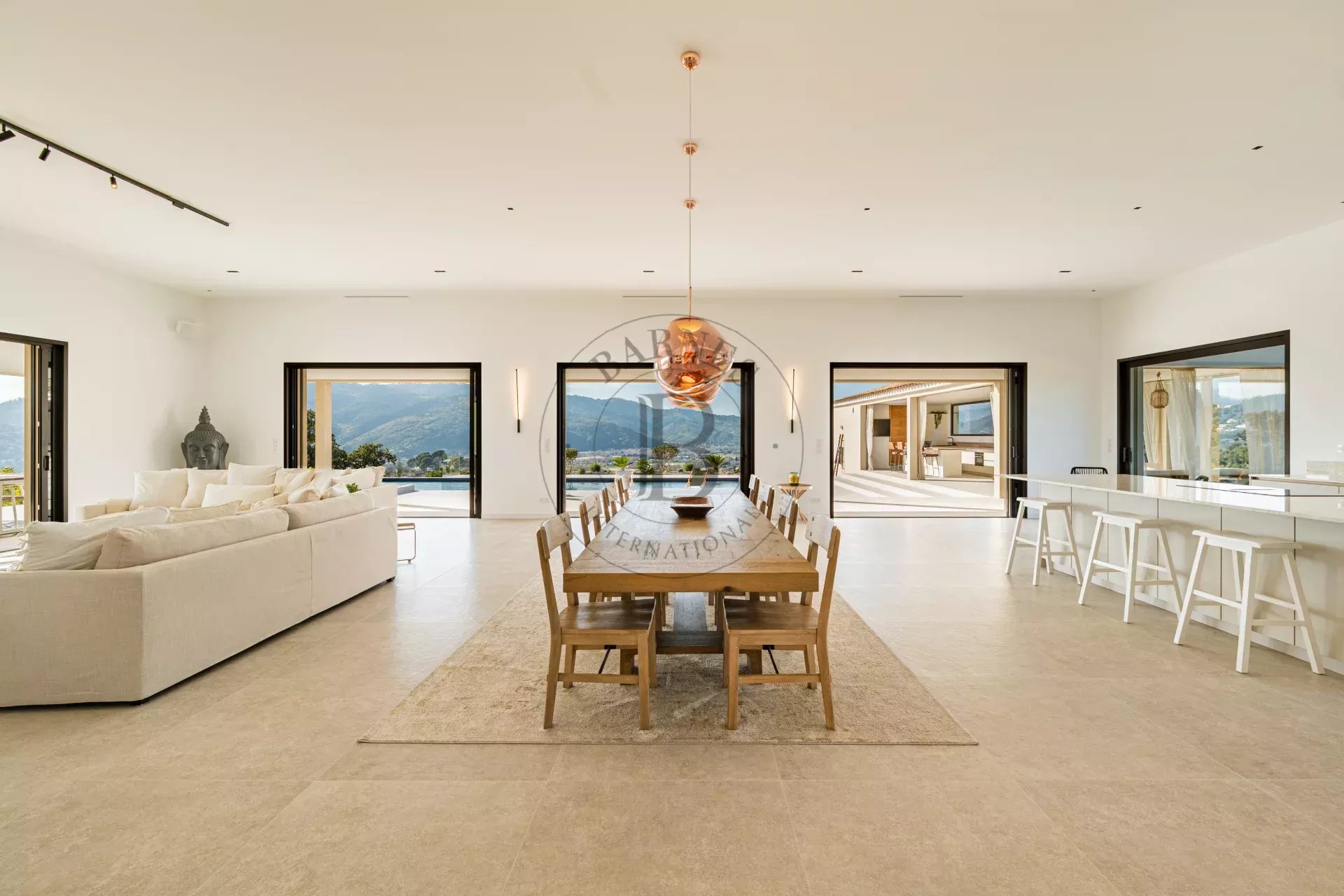 MOUGINS - PROPRIÉTÉ D’EXCEPTION - VUE PANORAMIQUE MER ET MONTAGNE