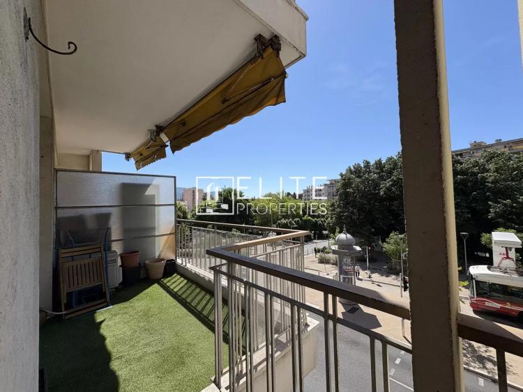 Grand 2 pièces, 46m2 avec terrasse