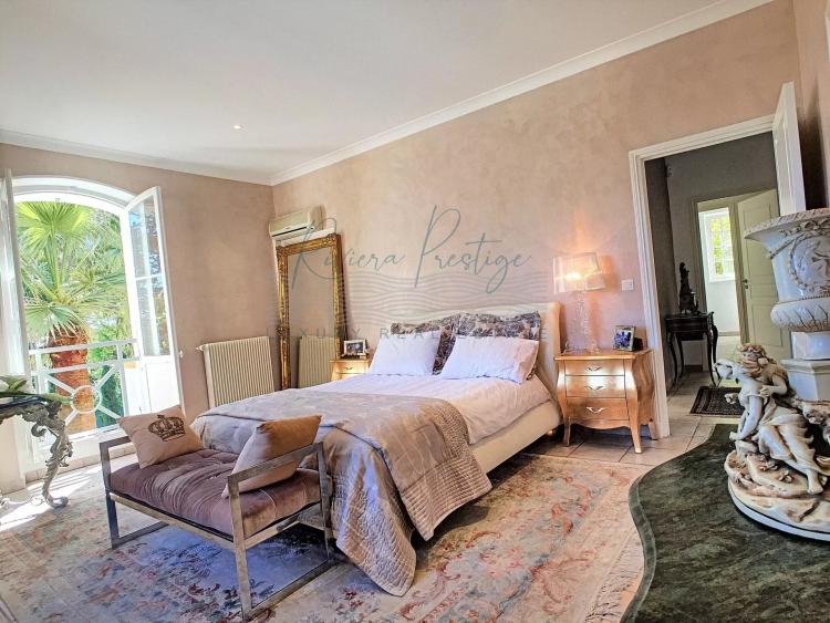 Nice - Villa vue mer, quartier résidentiel