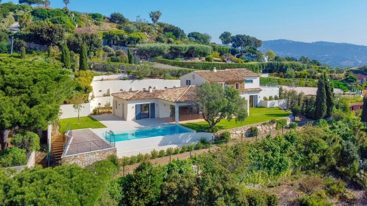 Villa vue mer panoramique à vendre à Sainte-Maxime