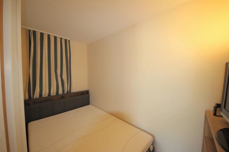 Agay - Cap Esterel - CHARMANT APPARTEMENT AVEC COIN CHAMBRE, EN REZ-DE-JARDIN AVEC VUE SUR L'ESTÉREL – ENTIÈREMENT RÉNOVÉ. Parking