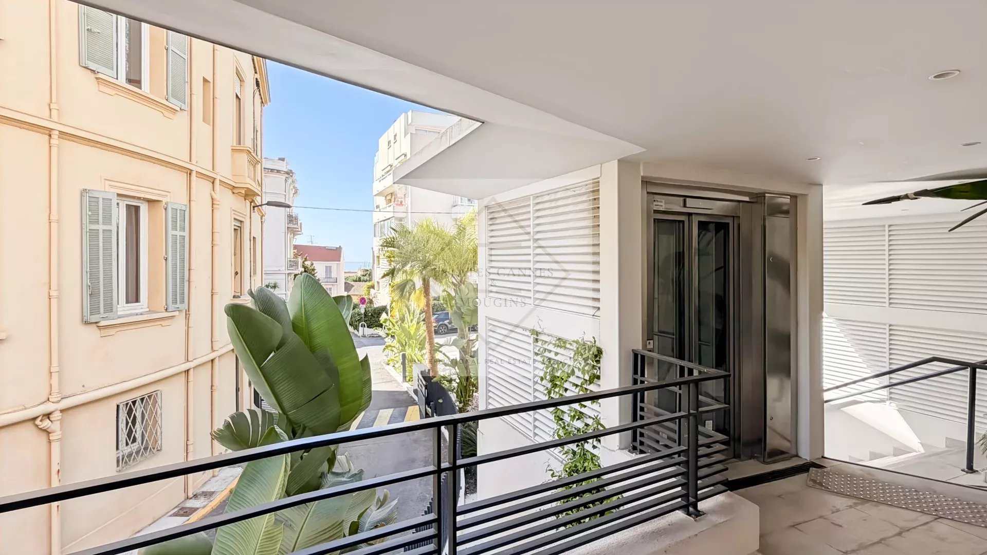 Bien rare — Appartement rénové proche du Palais des Festivals