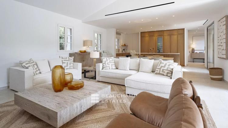 Sublime villa neuve à pieds du centre de Saint-Tropez et de la plage