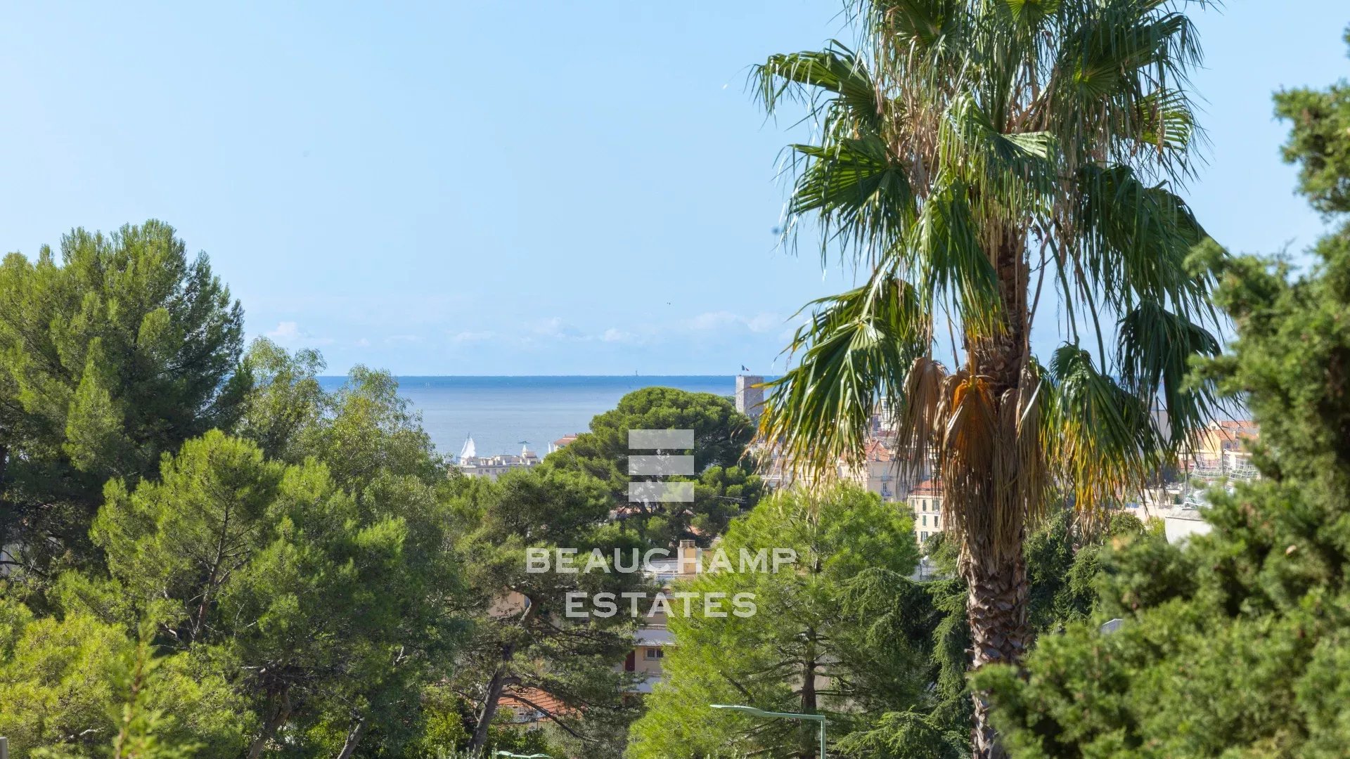 Appartement 3 pièces entièrement rénové avec vue mer - Le Cannet