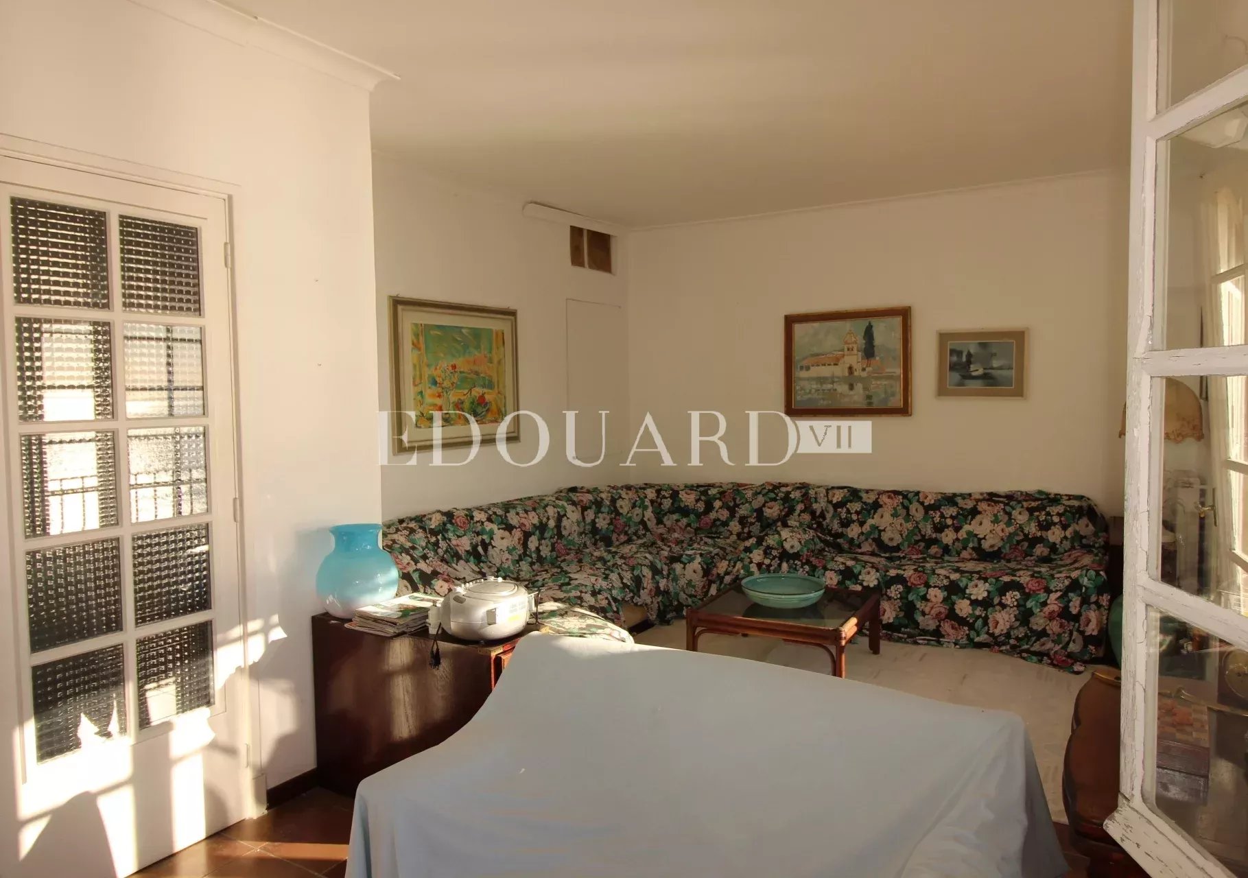 En exclusivité villa à vendre avec magnifique vue mer panoramique jusqu’à la Principauté de Monaco