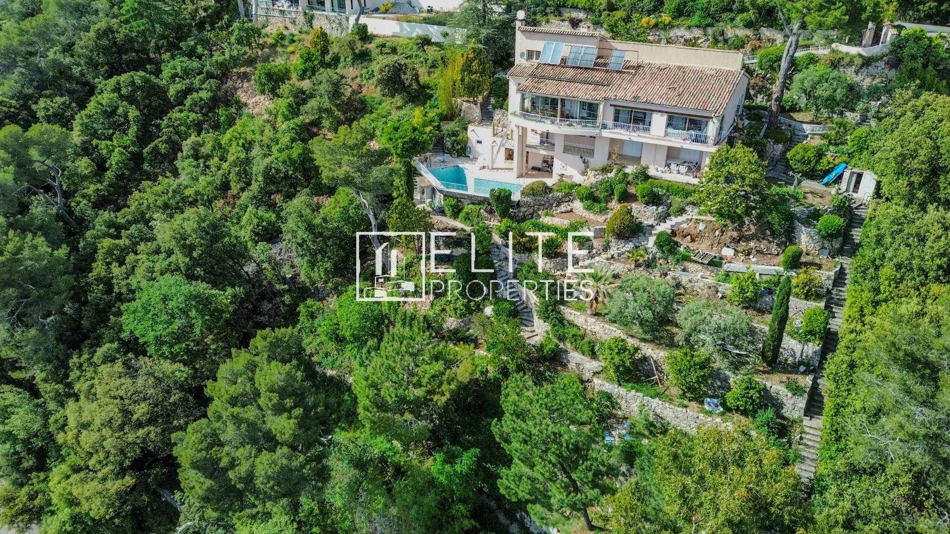 GRASSE - VILLA 221m2 6 pièces