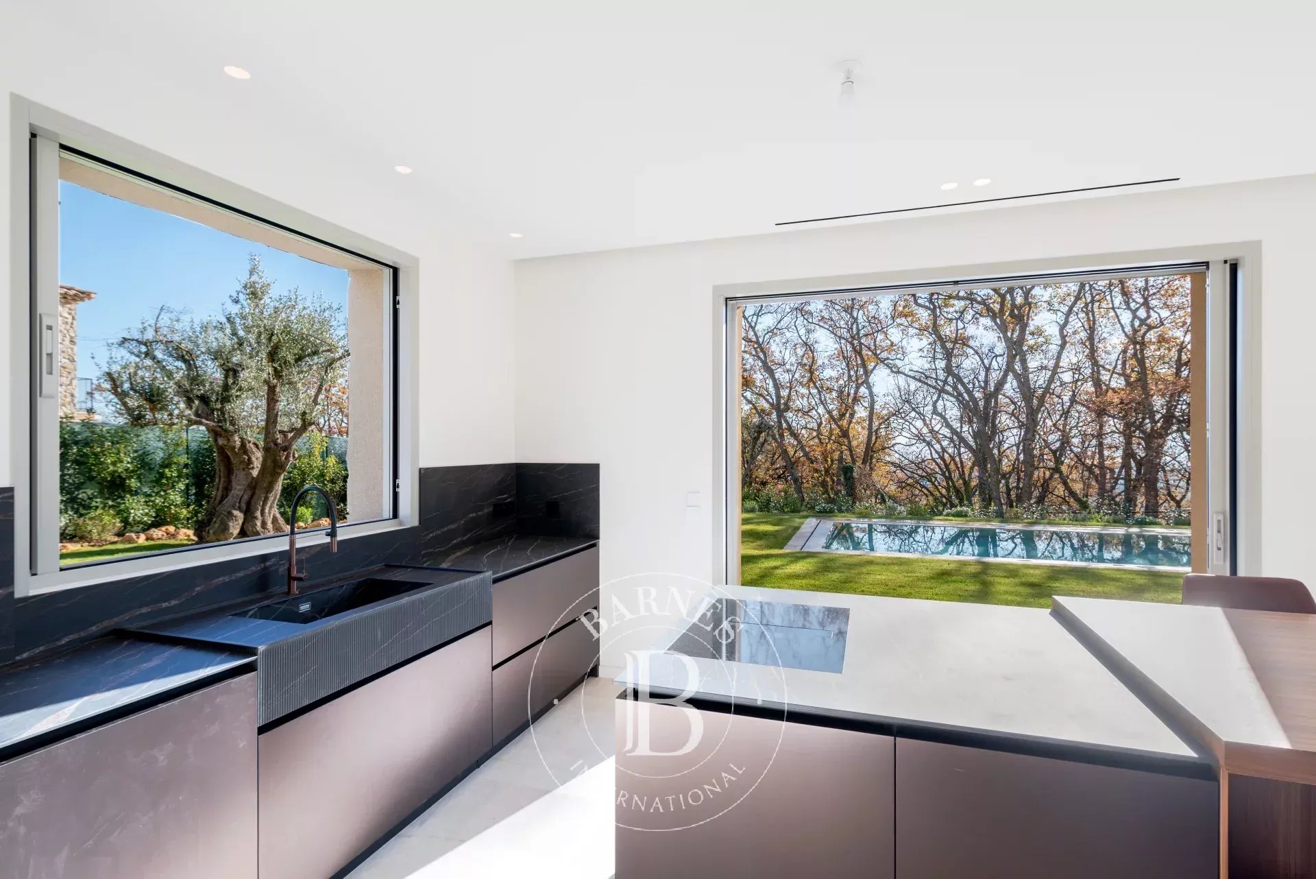 Vence - magnifique villa contemporaine neuve