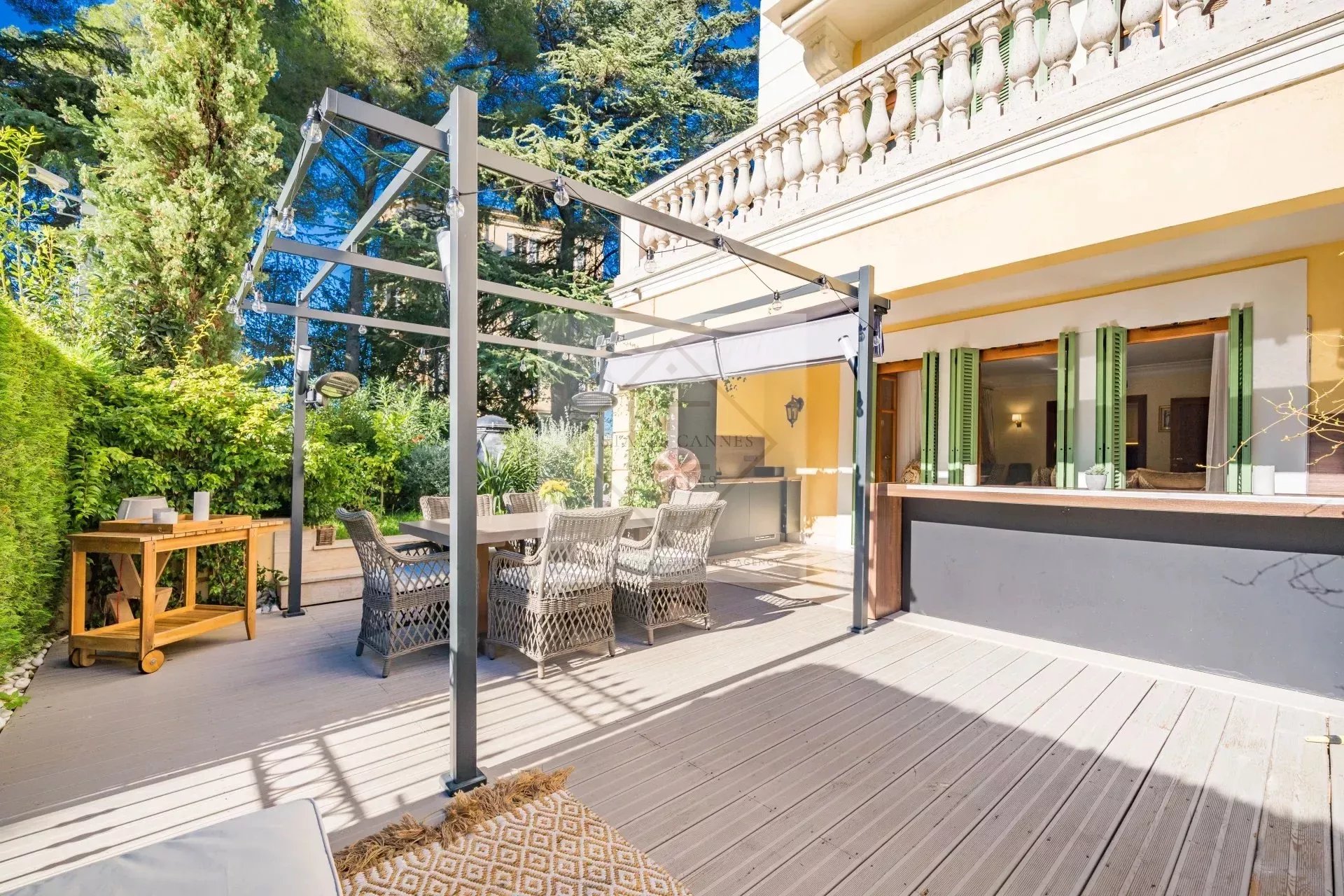 Lumière et Charme Belle Époque, Appartement trois pièces CANNES