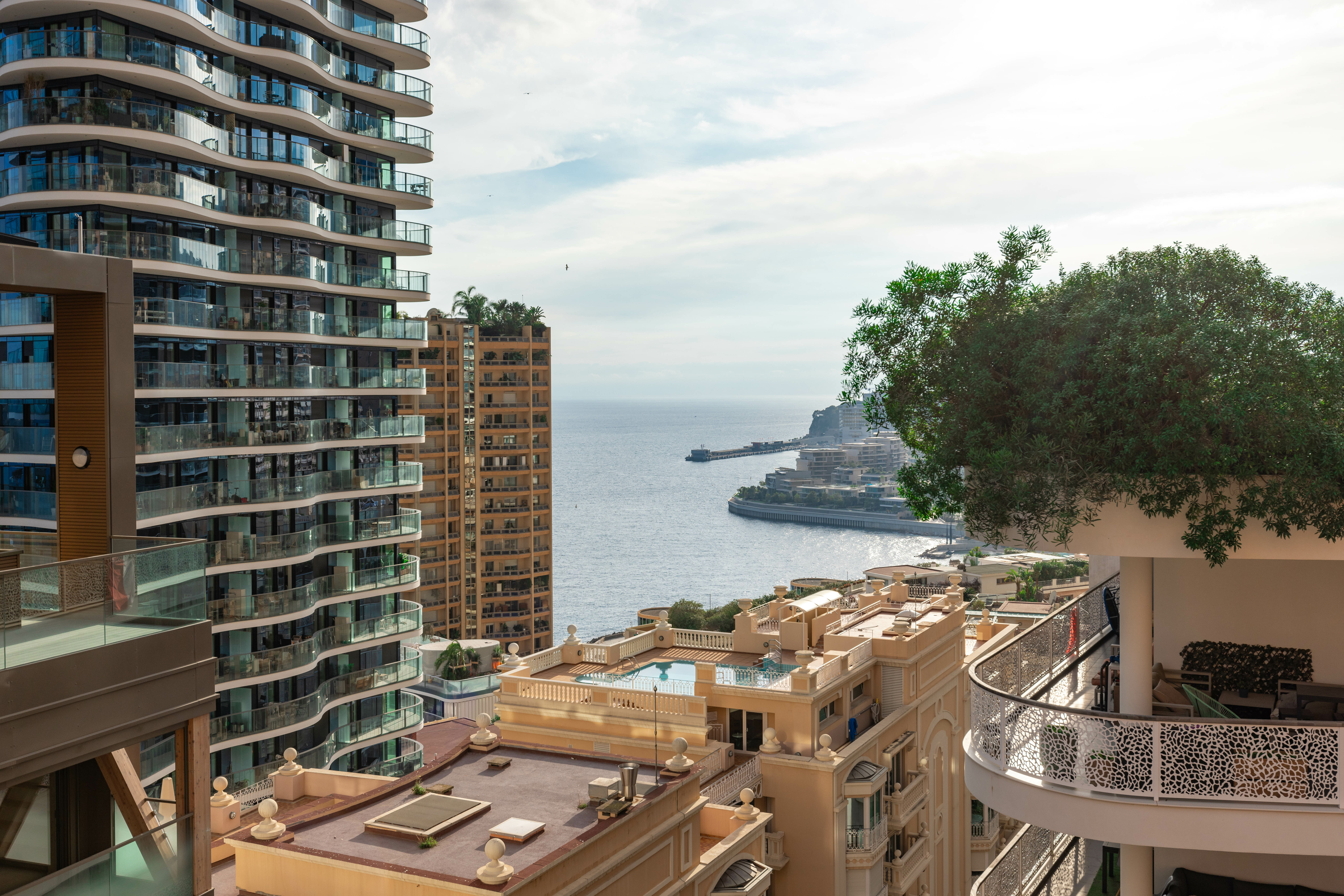 MAGNIFIQUE APPARTEMENT RENOVE AVEC VUE MER