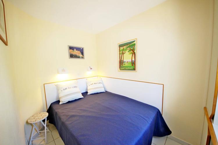 AGAY CAP ESTEREL LE HAMEAU SUPERBE 2 PIECES DERNIER ETAGE TERRASSE D'ANGLE