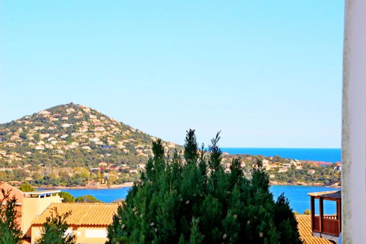 AGAY Cap Esterel - Studio cabine meublé avec terrasse