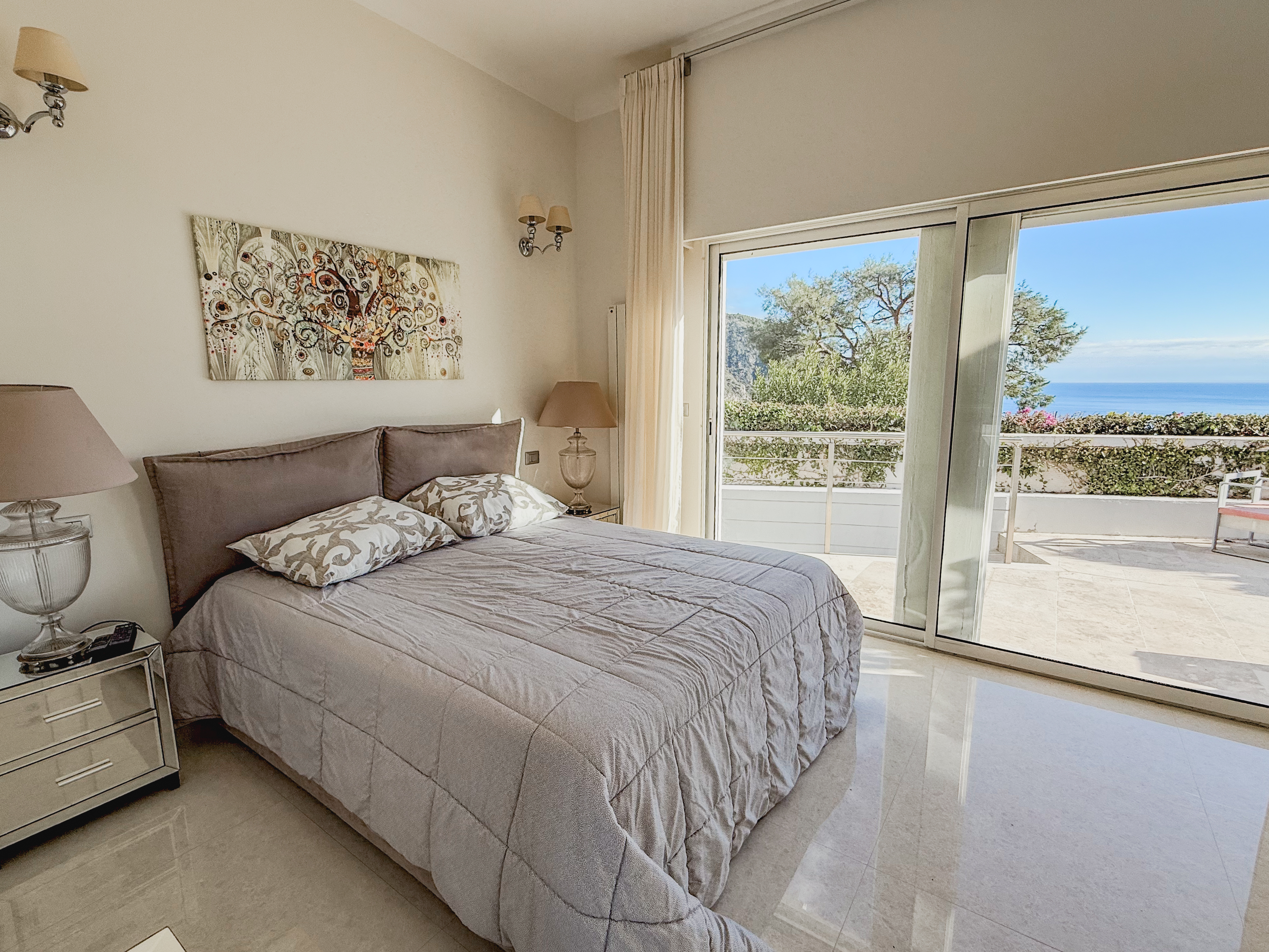 Èze Bord de Mer – Villa contemporaine aux lignes raffinées et panorama infini