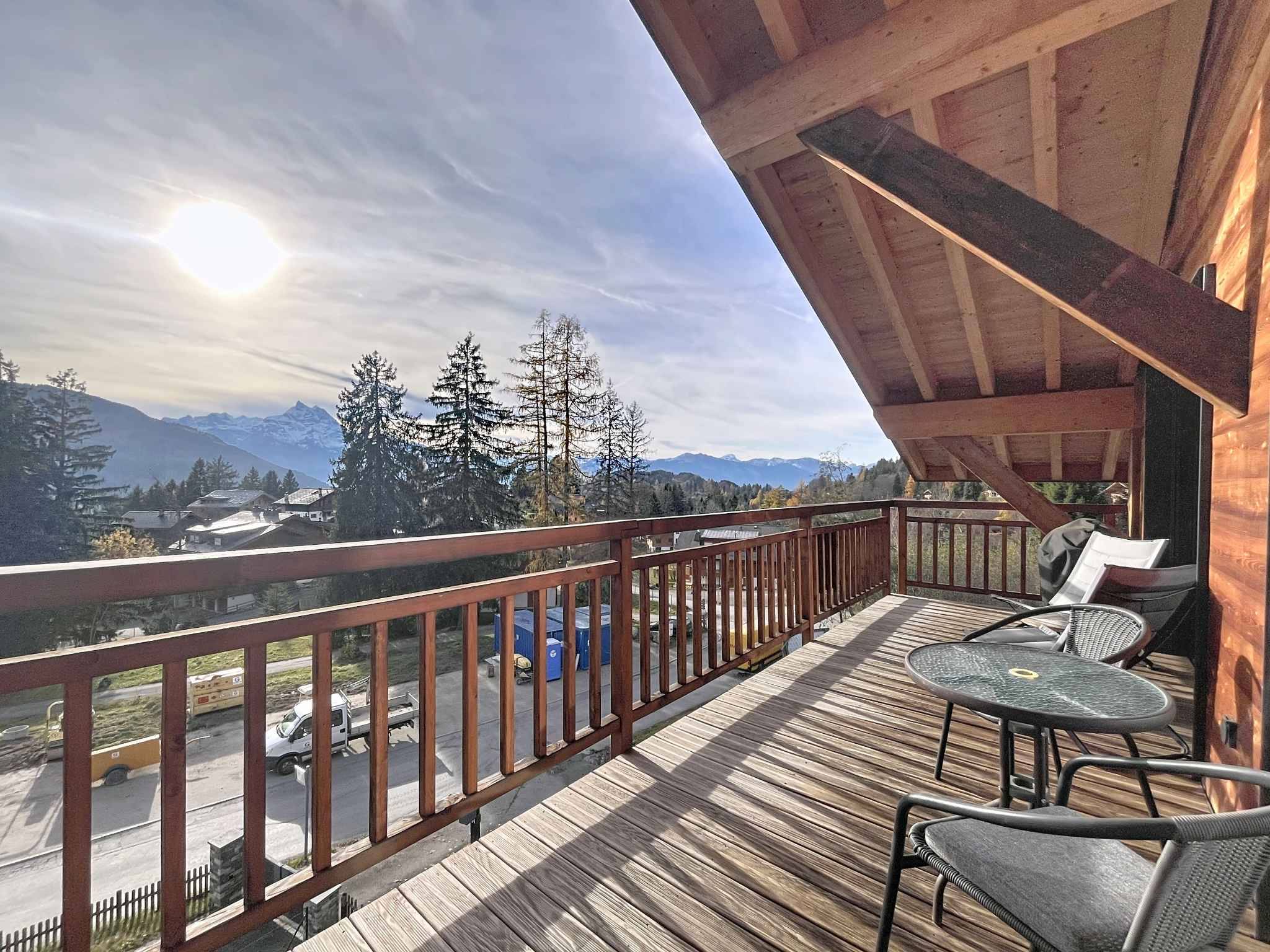 Appartement avec cachet face aux montagnes, à deux pas des pistes
