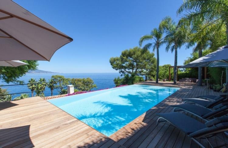 ROQUEBRUNE CAP MARTIN - PRESTIGIEUSE VILLA