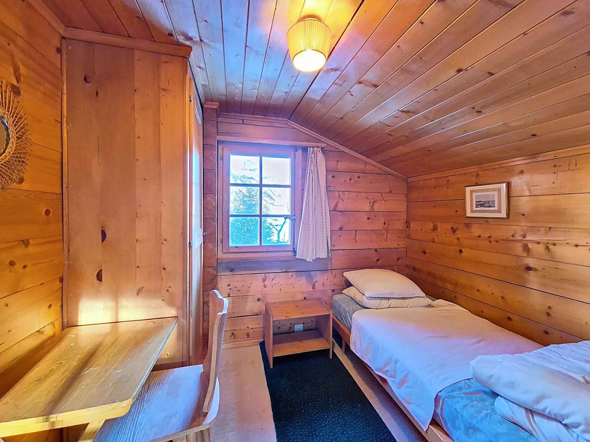 CHARMANT CHALET DE 7.5 PIÈCES AVEC POTENTIEL proche du centre de Crans