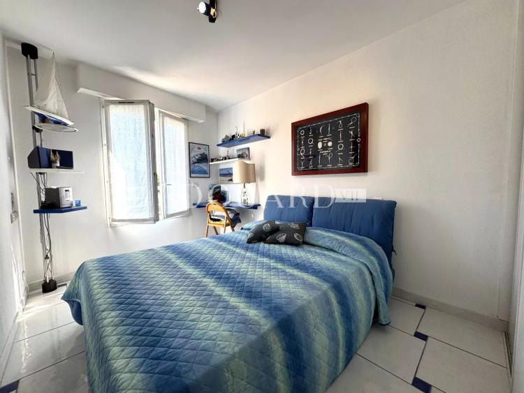 En exclusivité trois pièces à vendre avec terrasse, belle vue dégagée et garage