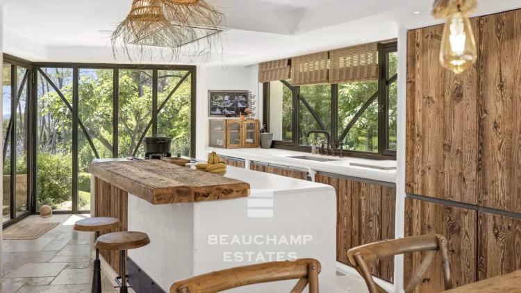 Propriété de charme 5 chambres avec piscine à Mougins