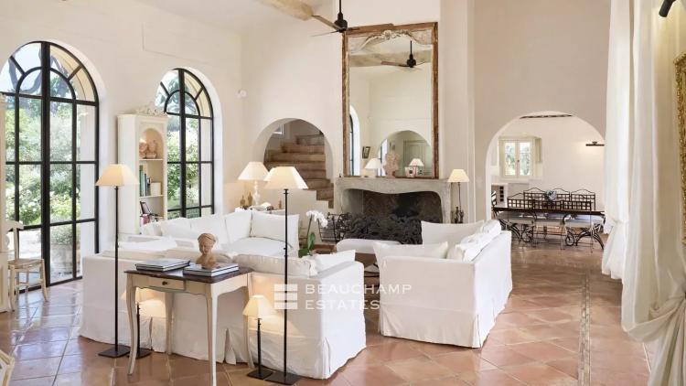 Saint-Tropez , Les Parcs - Propriété de charme à quelques minutes de St Tropez dans un domaine privé
