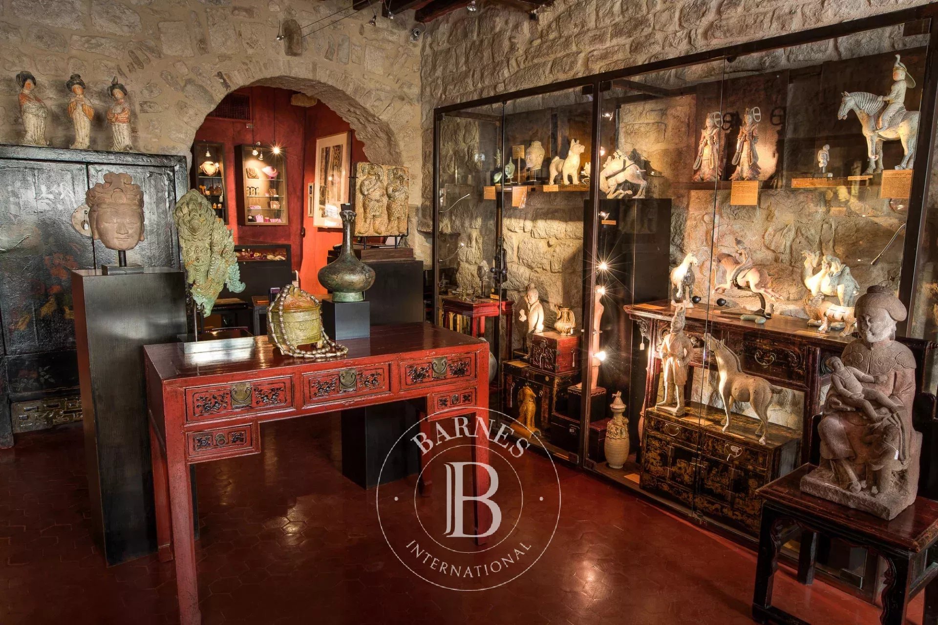 Saint Paul de Vence - galerie et appartement - emplacement exceptionnel