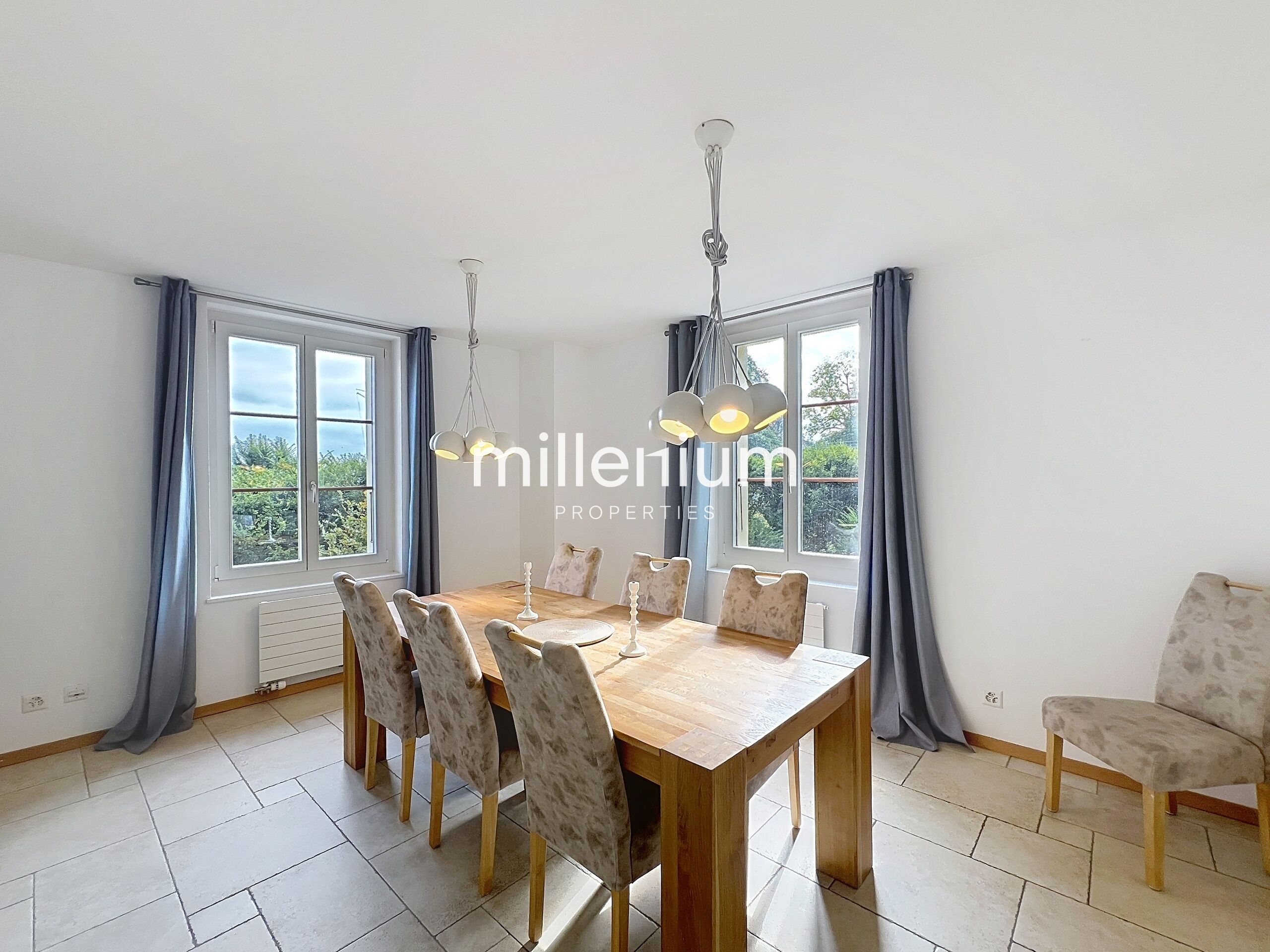 Magnifique villa avec jardin à deux pas du lac