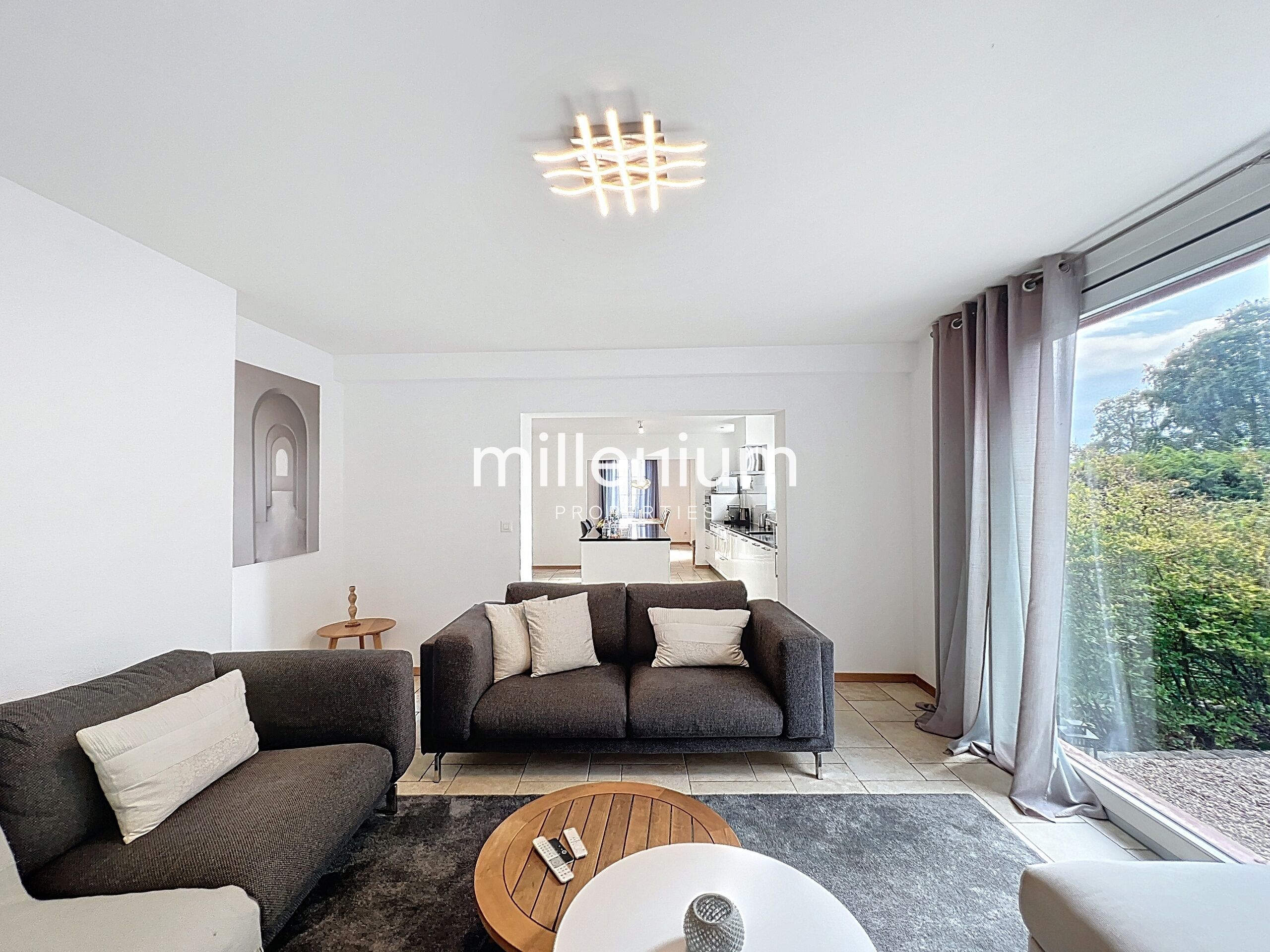 Magnifique villa avec jardin à deux pas du lac