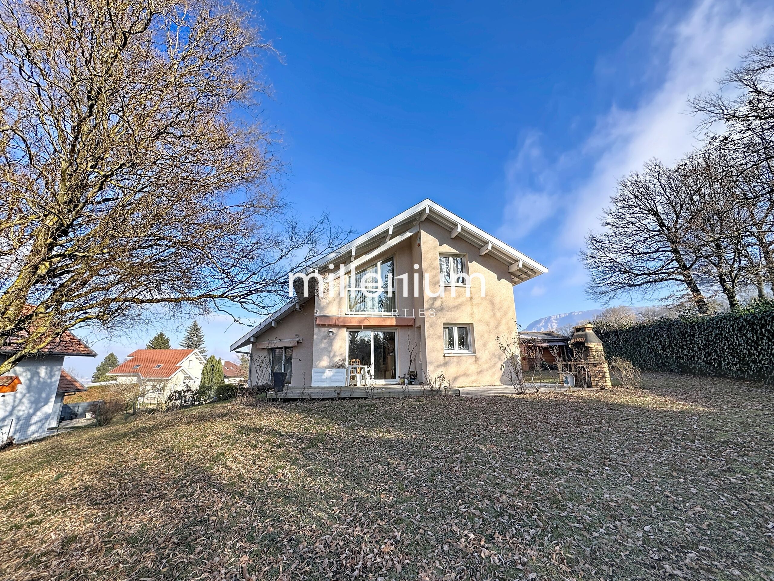 En Exclusivité : Maison Familiale avec grand jardin à Neydens (FRANCE)