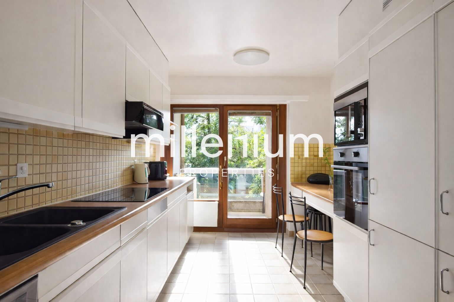 Appartement meublé de standing – Proximité immédiate des Organisations