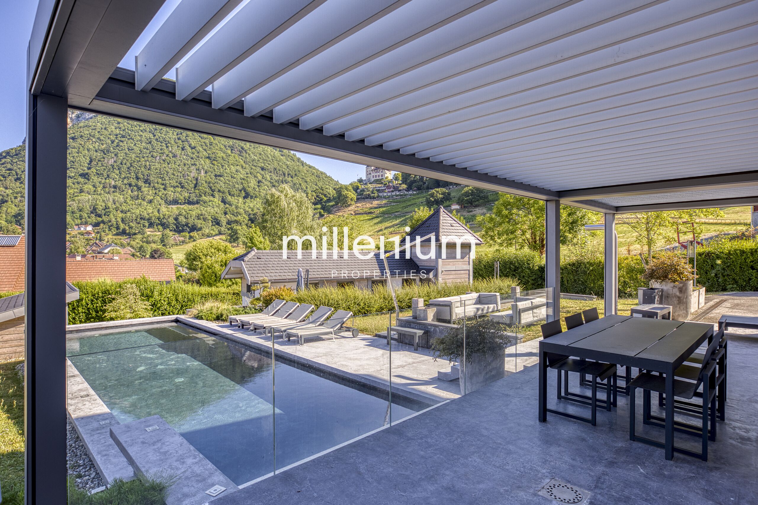 Magnifique Villa à Menthon Saint Bernard, proximité immédiate d'Annecy