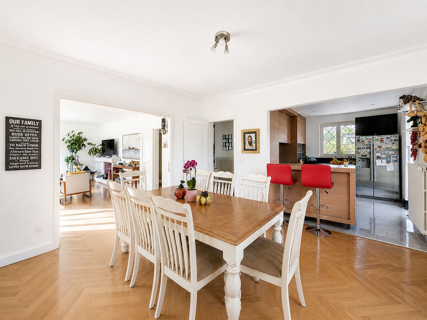 Exceptional Villa with Swimming Pool in Versoix