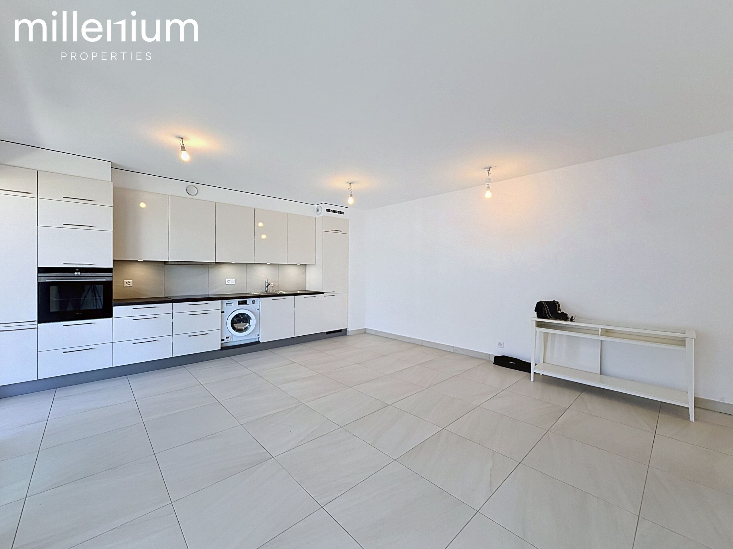 Appartement 4 pièces avec grand balcon et prestations modernes à Meyrin