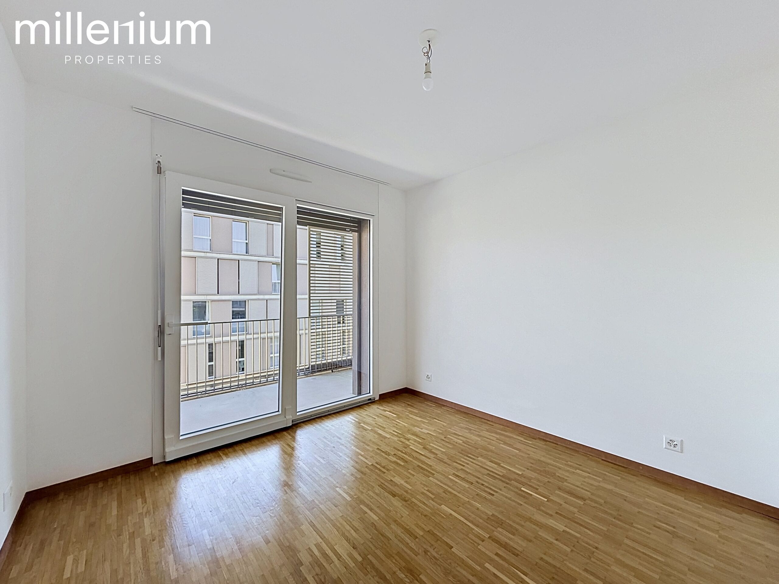 Appartement 4 pièces avec grand balcon et prestations modernes à Meyrin