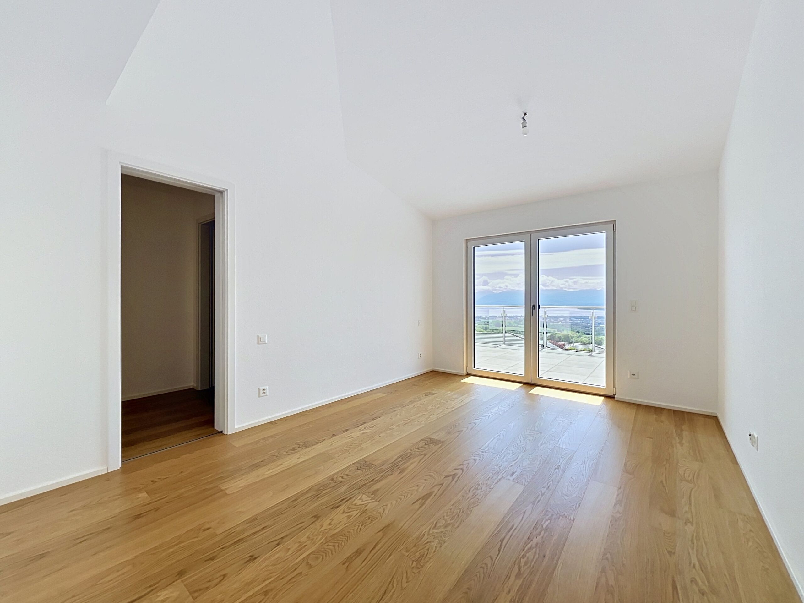 Exceptional villa with panoramic views over Lake Geneva and the Alps
