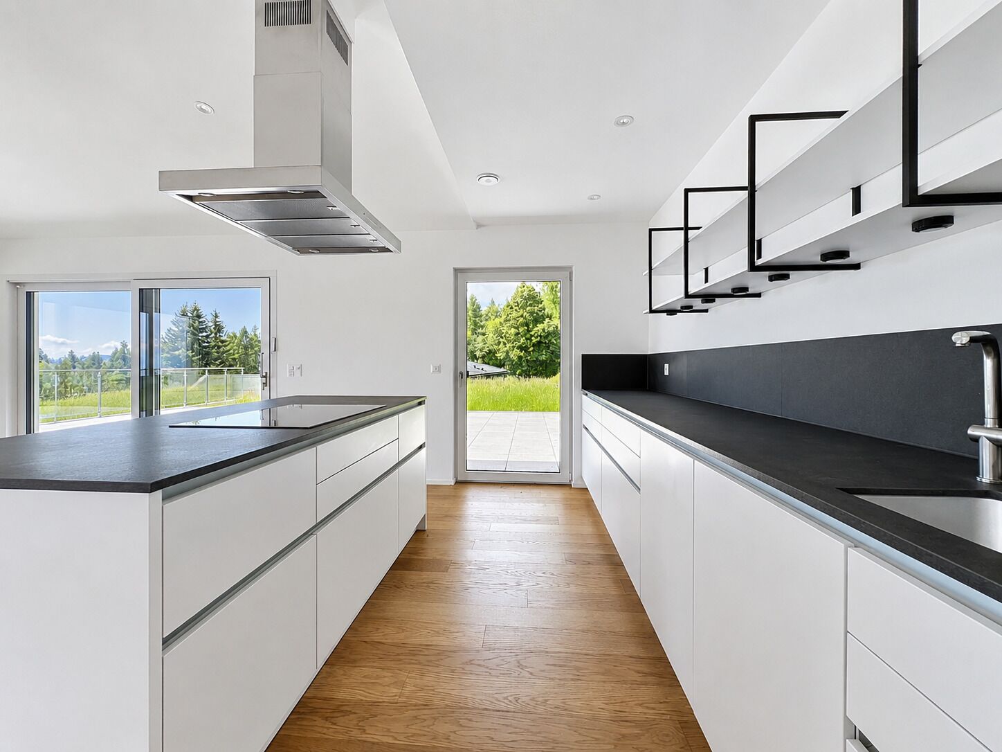 Exceptional villa with panoramic views over Lake Geneva and the Alps