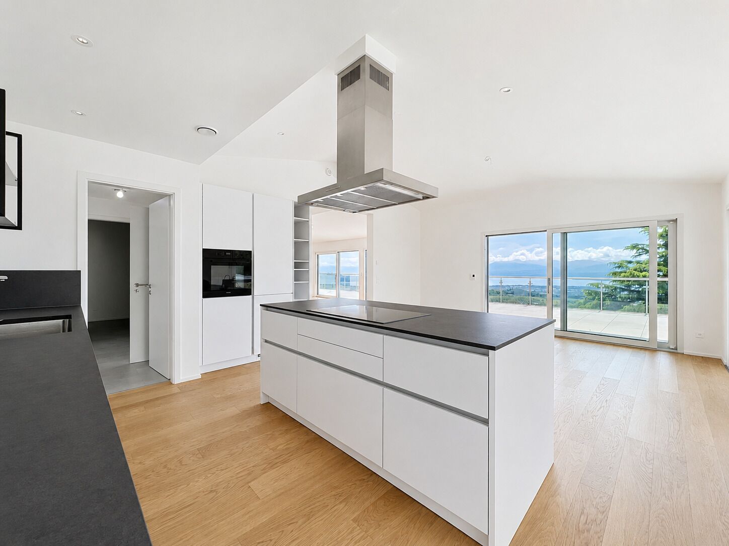 Exceptional villa with panoramic views over Lake Geneva and the Alps