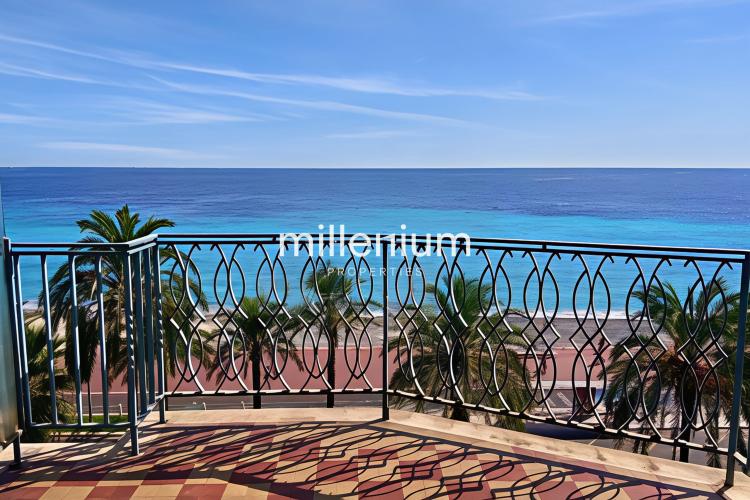 Appartement sur la Promenade des Anglais à la vue panoramique