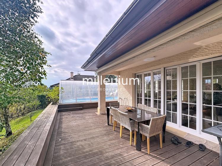 Villa individuelle avec piscine proche ONU