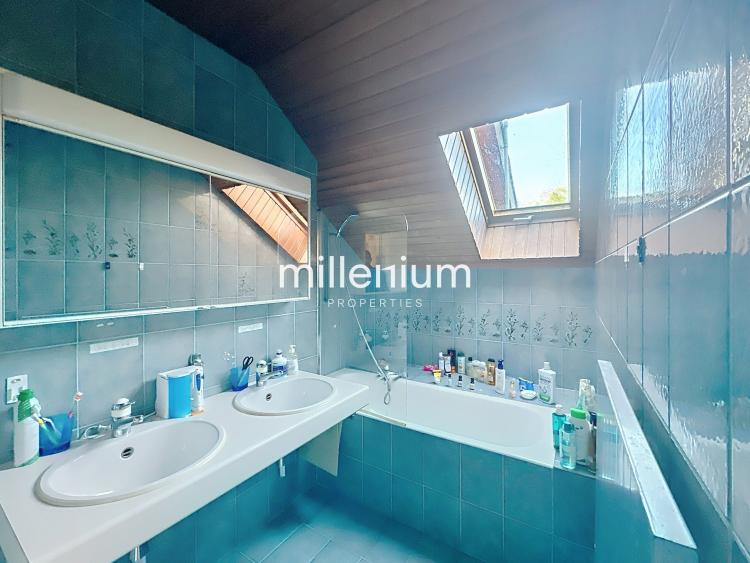 Grande maison avec piscine à Versoix