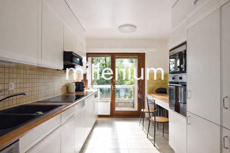 Appartement meublé de standing – Proximité immédiate des Organisations